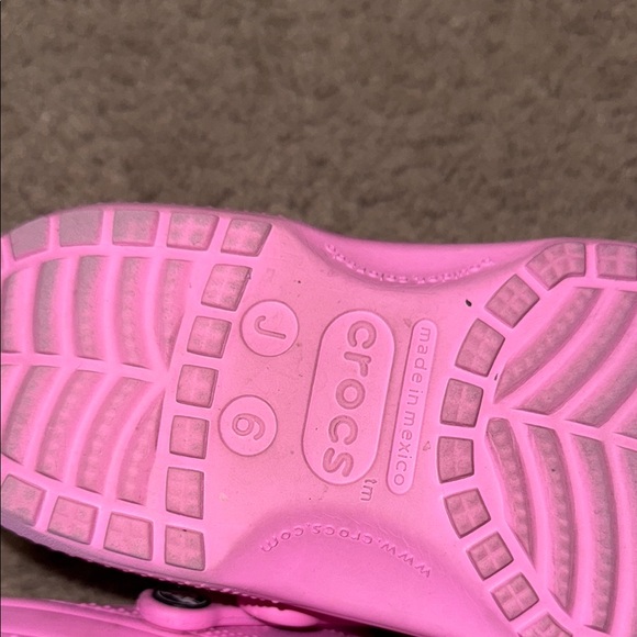 Pink crocs - Picture 3 of 4
